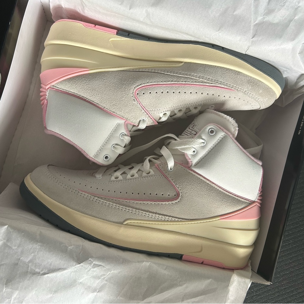 Women’s AIR JORDAN 2 RETRO - size US 10 (men’s 8.5). New with original box